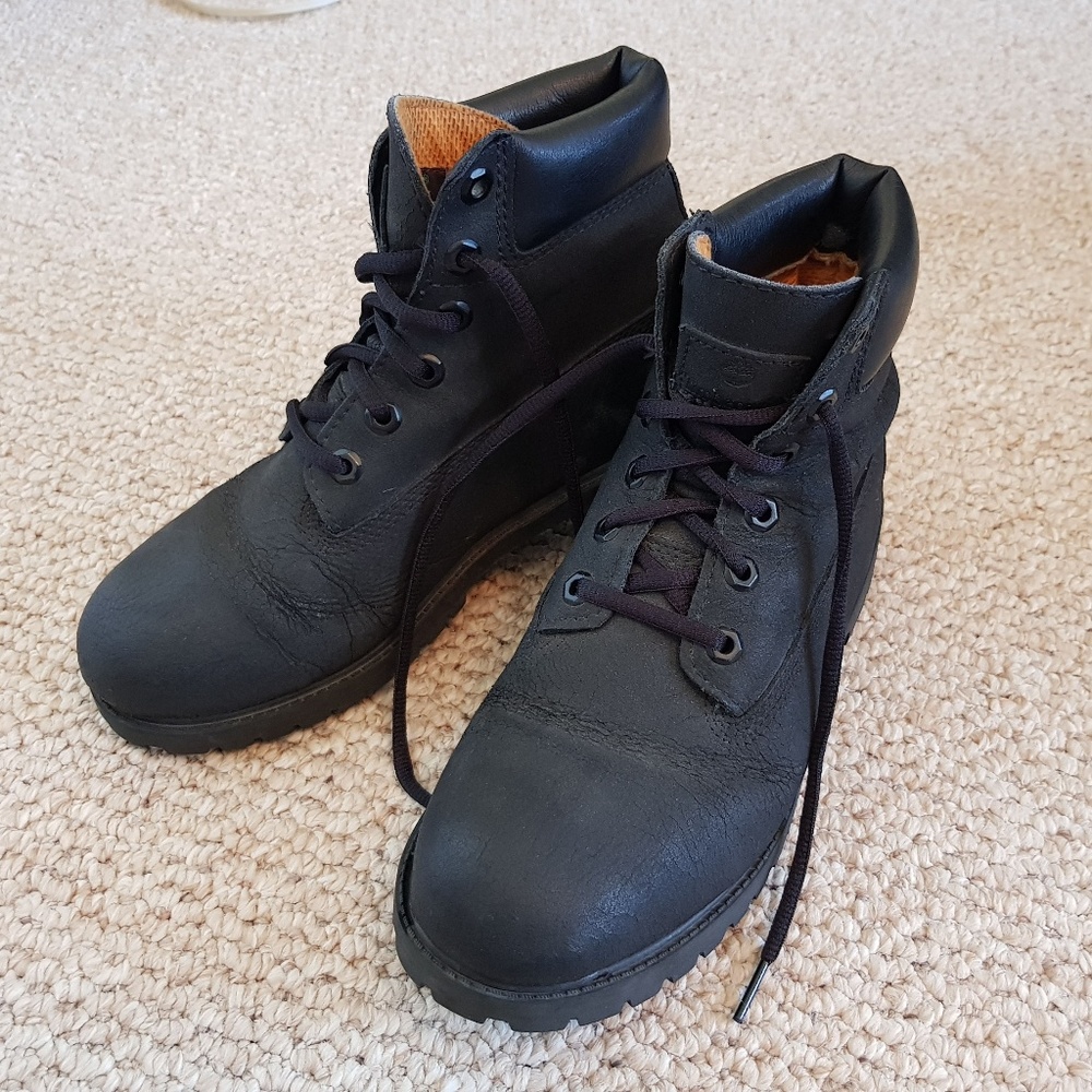 Timberland Boots – Men’s Size 6.5 or Women’s 8
